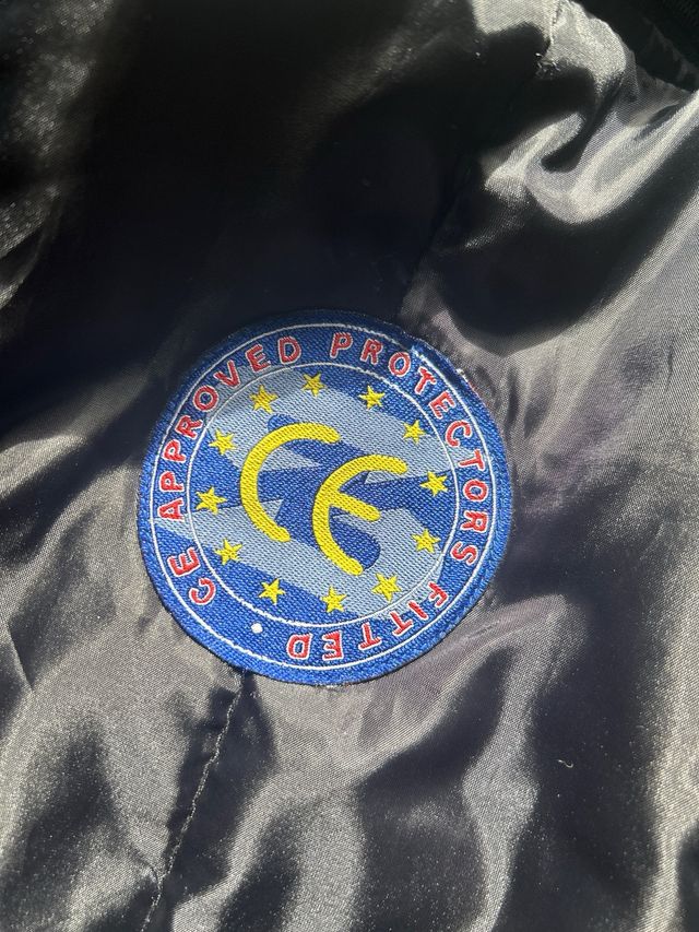 chaqueta y pantalón de moto nuevo