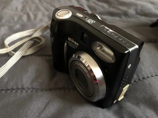 Nikon Coolpix 7600
