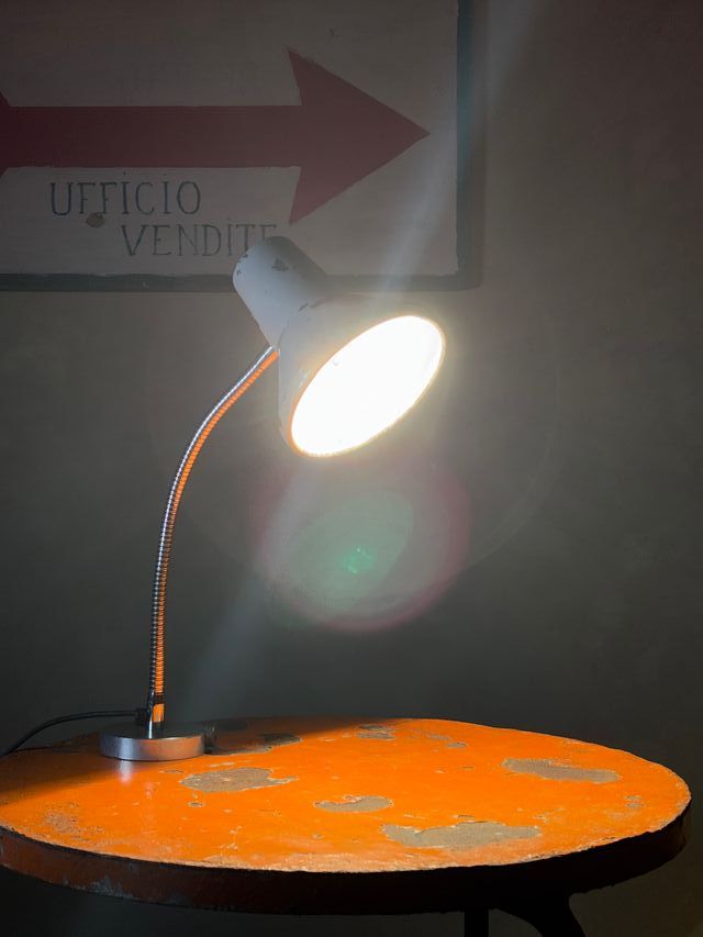 Lampada industrial anni 70 grigia  base calamitata