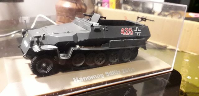 Modellino vintage HANOMAG SDKFZ 251-1