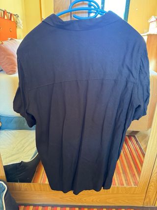 Camisa negra manga corta