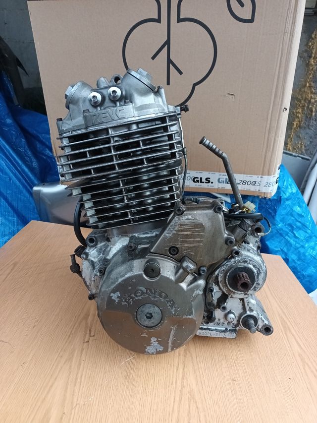 Motor Honda Dominator 650