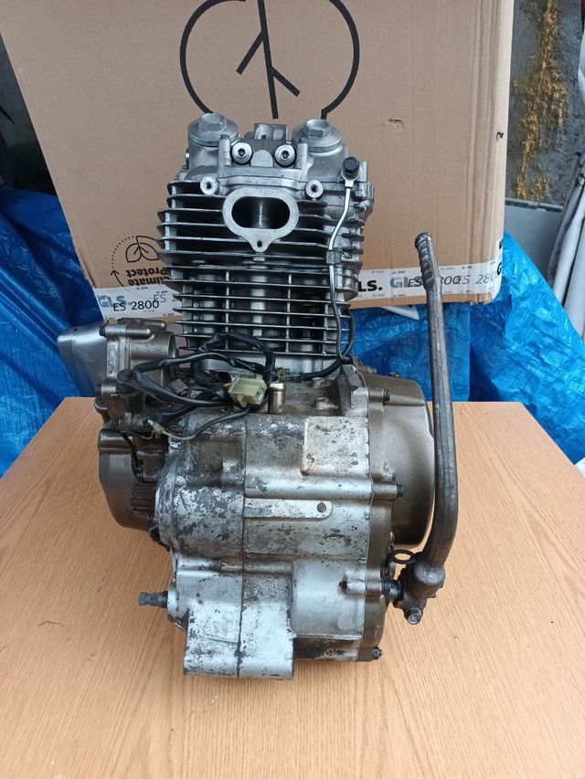Motor Honda Dominator 650