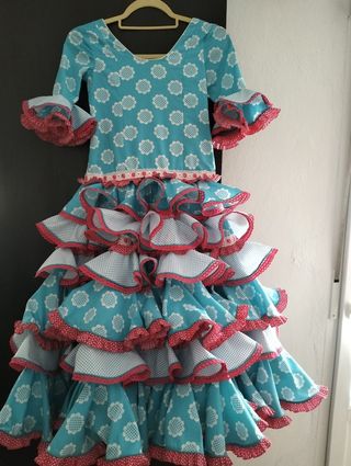 Traje de flamenca de niñas, casi nueno