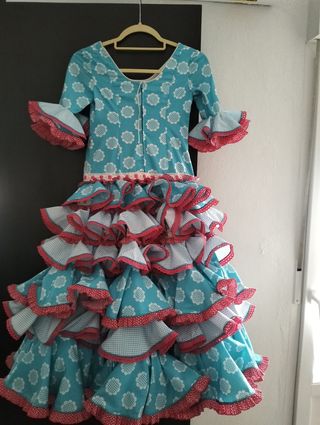 Traje de flamenca de niñas, casi nueno