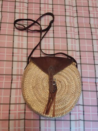 Bolso cuero y paja nuevo