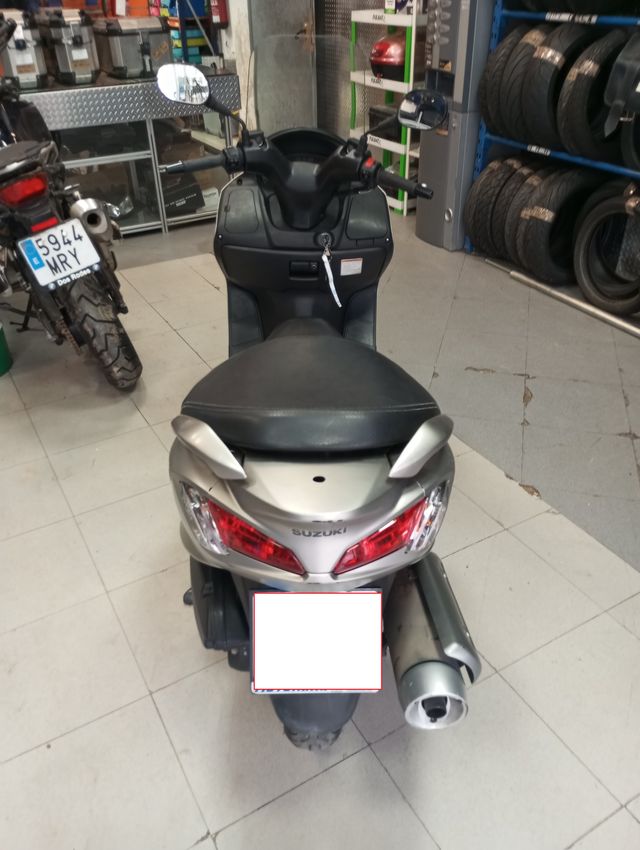 SUZUKI BURGMAN 125 2015