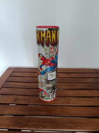 Mealheiro em lata da Marvel