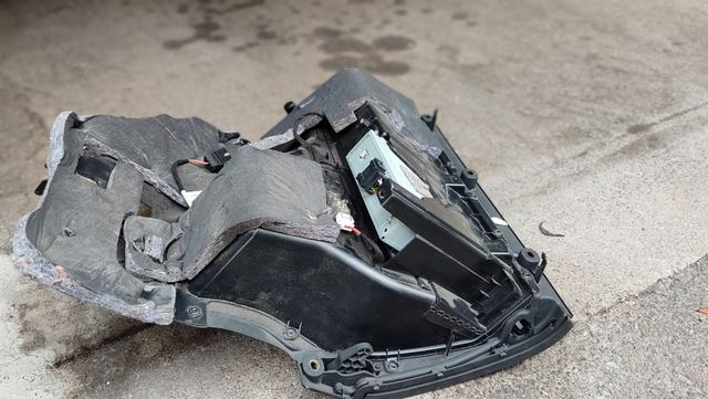 GUANTERA AUDI A4 8E B6 con CARGADOR 6 CDs original