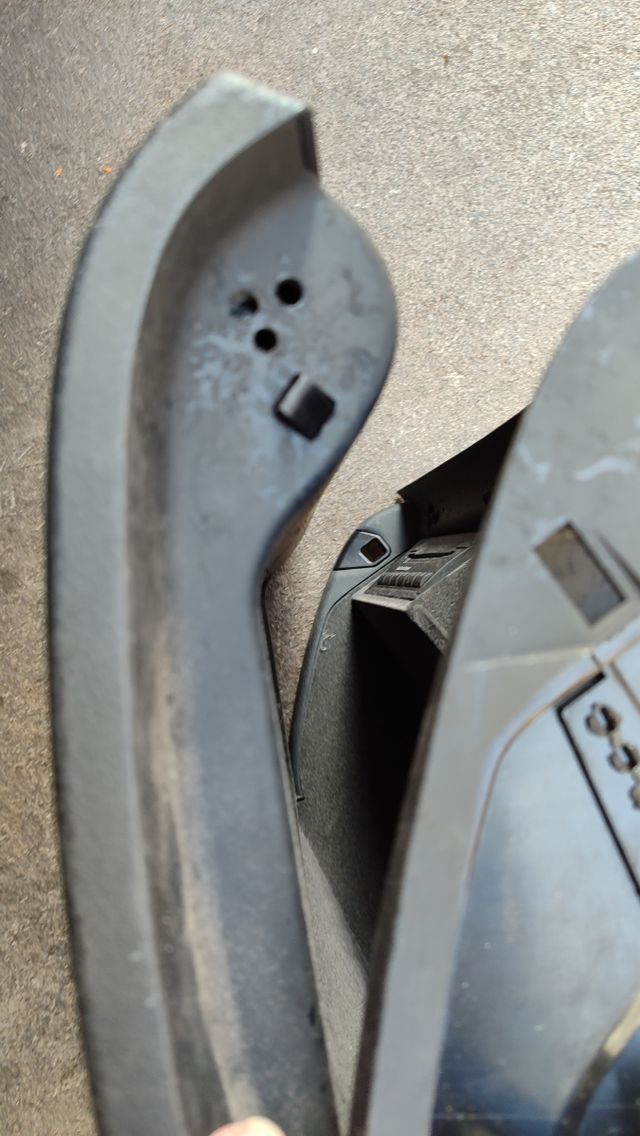 GUANTERA AUDI A4 8E B6 con CARGADOR 6 CDs original