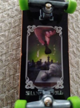 Finger skate 