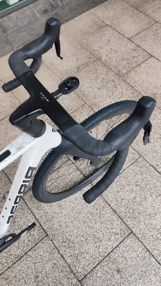 BERRIA ALLROAD ELITE APEX MULLET 2026