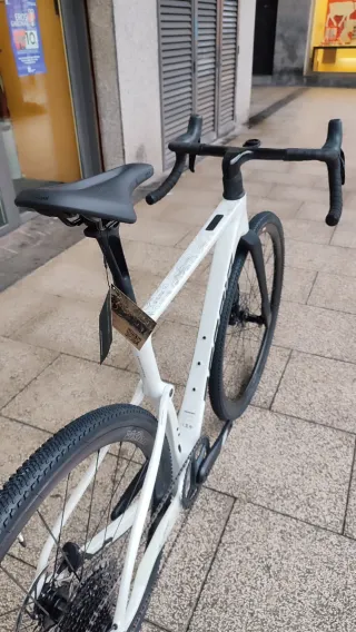 BERRIA ALLROAD ELITE APEX MULLET 2026