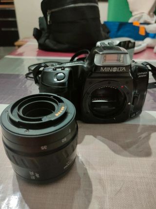 Fotocamera Reflex + obbiettivo Minolta Dynax 300