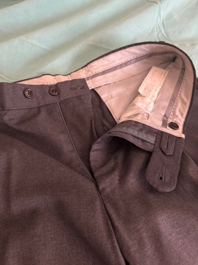 Pantalone elegante con pinces grigio