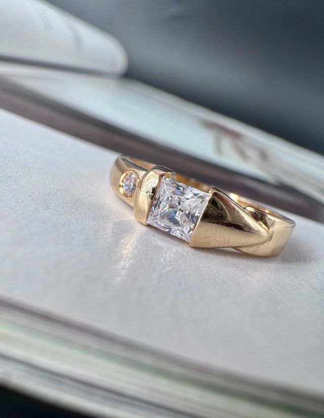 Anillo de oro 18 quilates