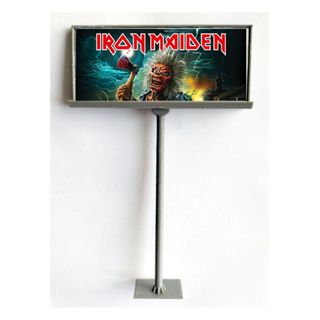 POSTE DE PUBLICIDAD EN CARRETERA DE IRON MAIDEN