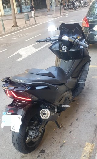 Kymco ak 550