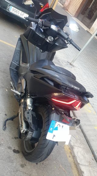Kymco ak 550