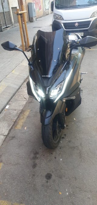 Kymco ak 550