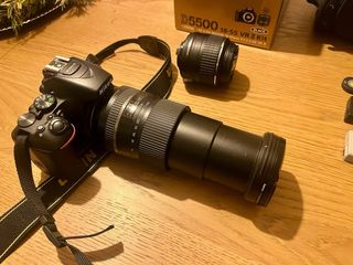 Cámara réflex digital Nikon D5500 con 2 objetivos