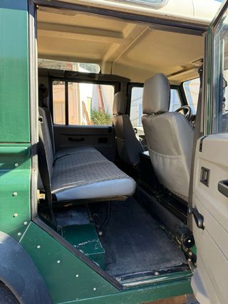 Land Rover Defender 2002