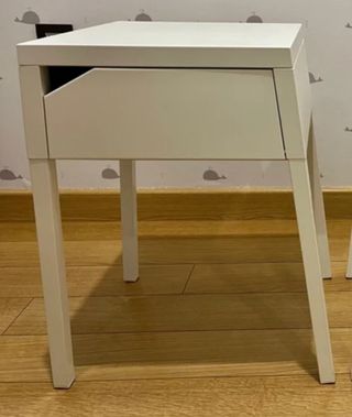 Mesita blanca ikea