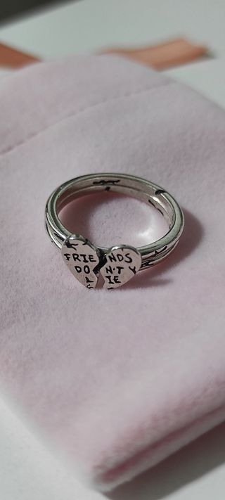 Anillo Divisible amigos
