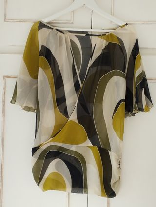 Blusa colorida estradivarius