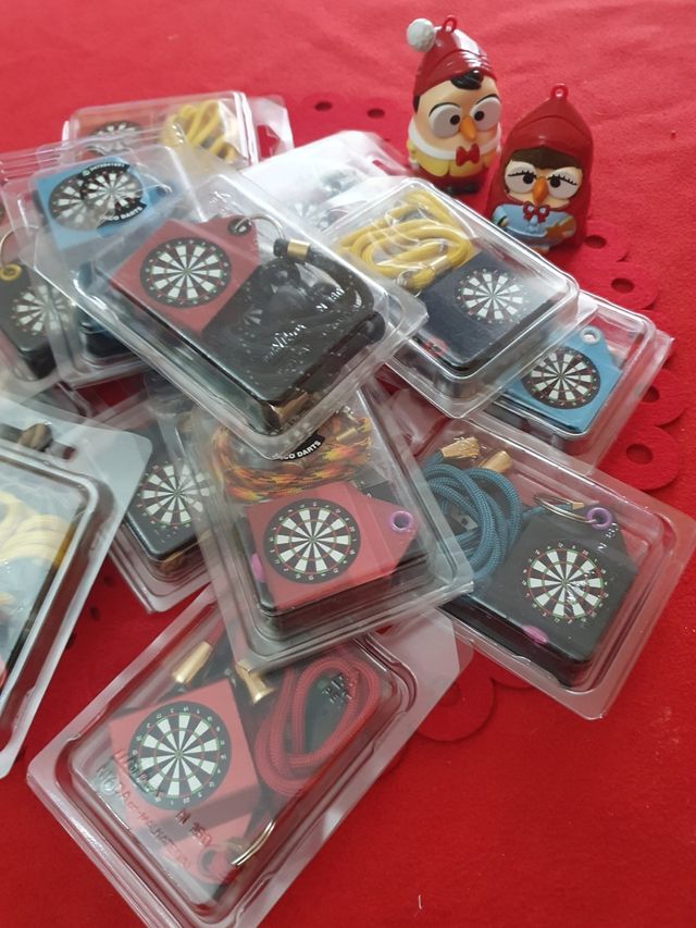 Porta freccette da collo