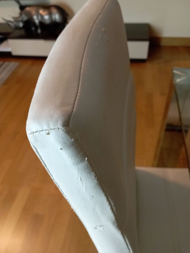 Mesa y sillas de diseño"KIBUC"