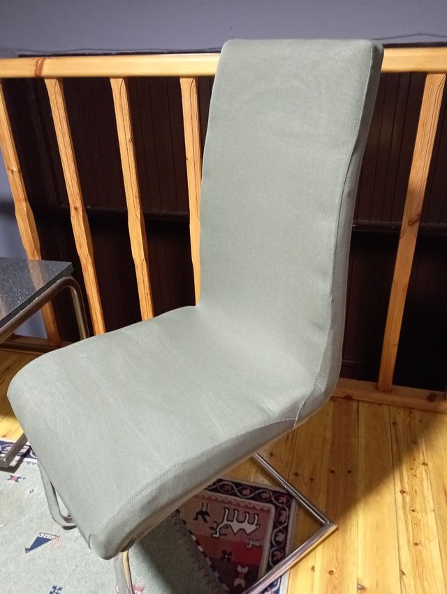 Mesa y sillas de diseño"KIBUC"