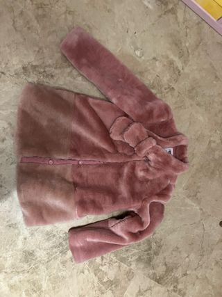 Abrigo niña pelo rosa