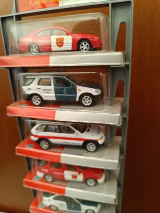 8 Coches a escala 1:72