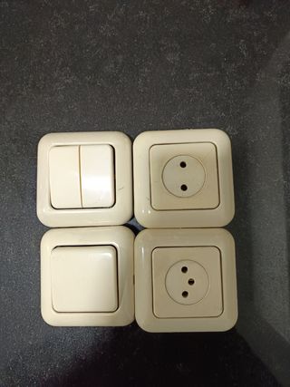 INTERRUPTORES Y ENCHUFES