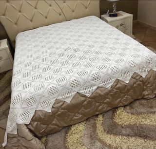 Copriletto matrimoniale bianco cucito a mano