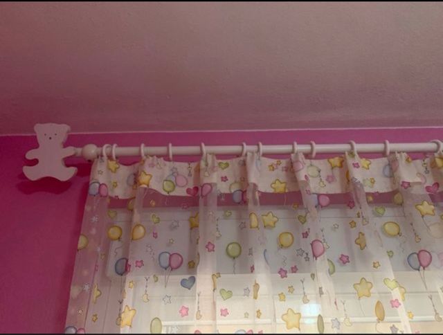 Barra de cortina infantil