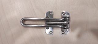 Cerrojo puerta. Bloqueador