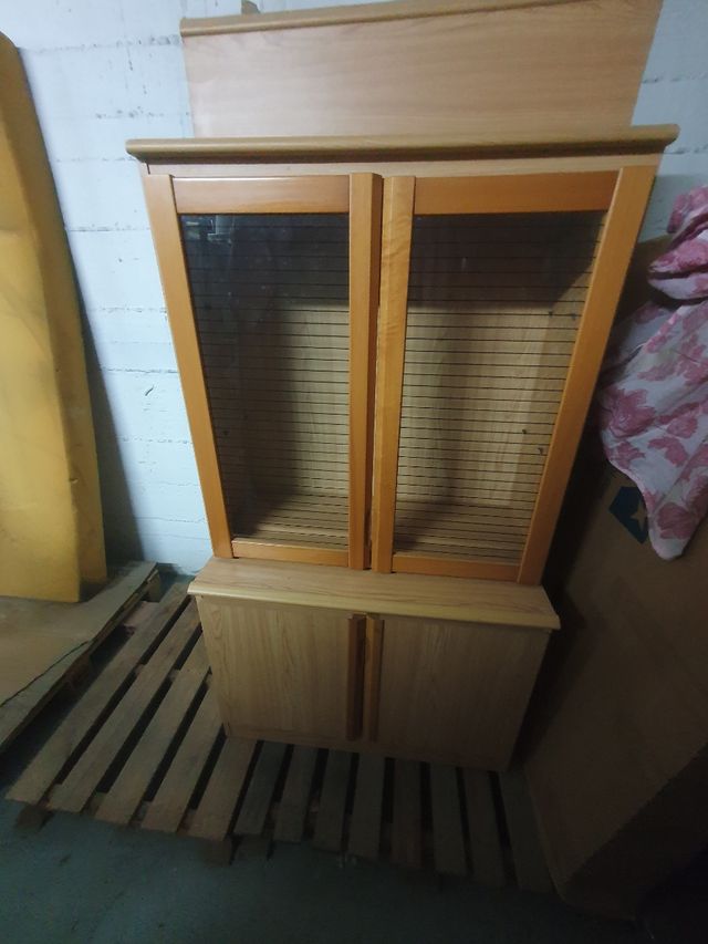 Mueble bajo y uno alto con cristal,balda ,,,y esta