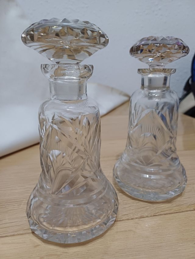 Oliera in vetro intagliato e vinaigrette