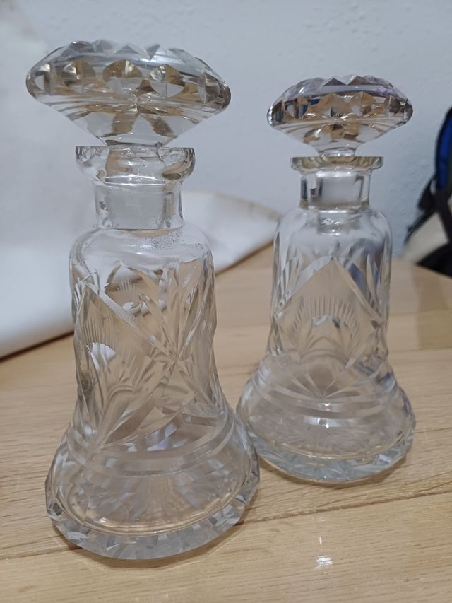 Oliera in vetro intagliato e vinaigrette