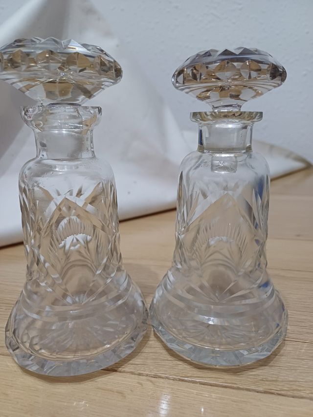 Oliera in vetro intagliato e vinaigrette