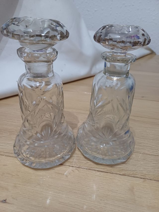 Oliera in vetro intagliato e vinaigrette