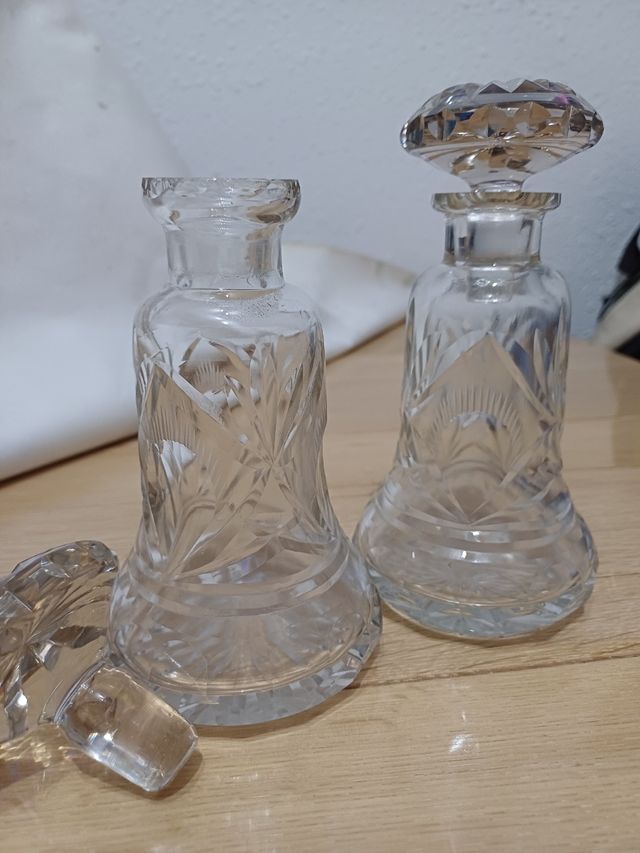 Oliera in vetro intagliato e vinaigrette