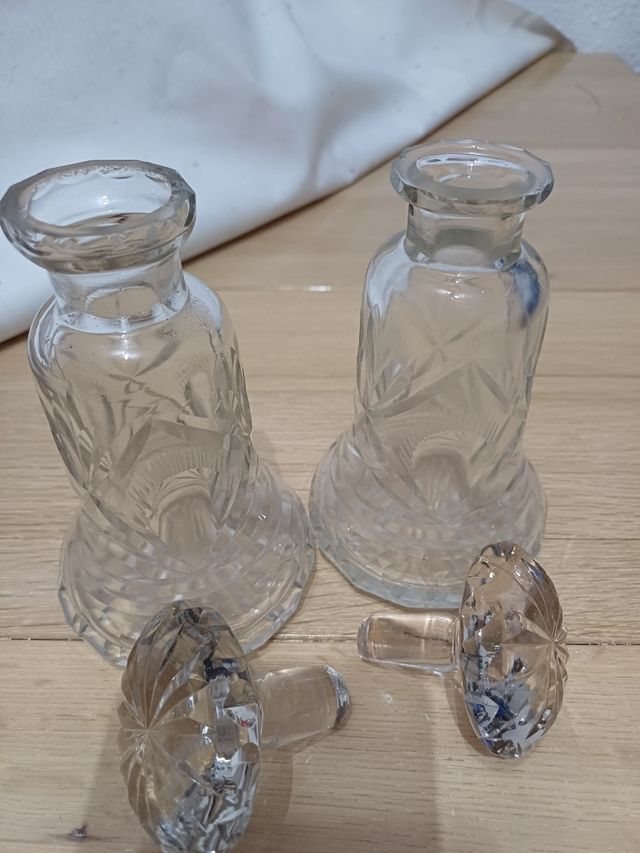 Oliera in vetro intagliato e vinaigrette