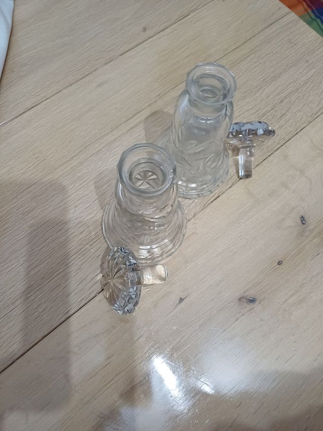 Oliera in vetro intagliato e vinaigrette