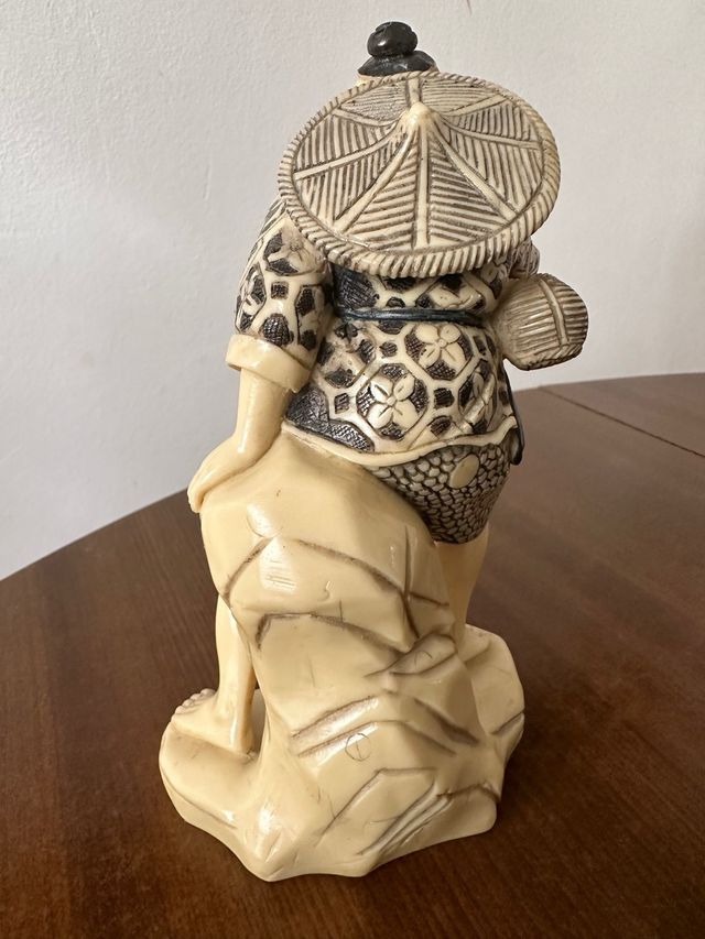 Okimono giapponese Pescatore. Avorio