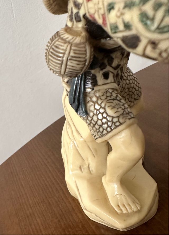 Okimono giapponese Pescatore. Avorio