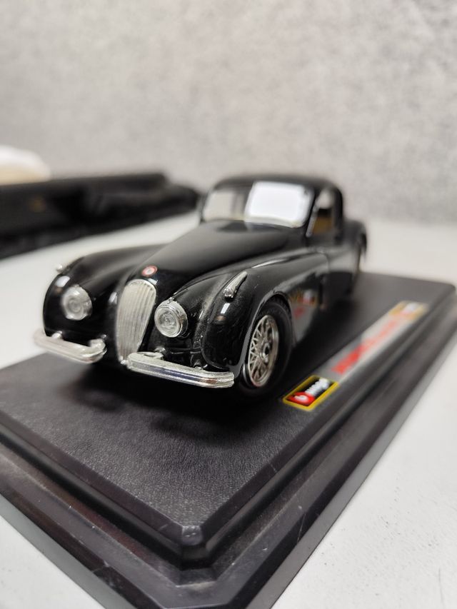 Jaguar XK 120 coupe de burago