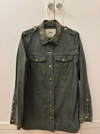 Sobrecamisa militar de Zara